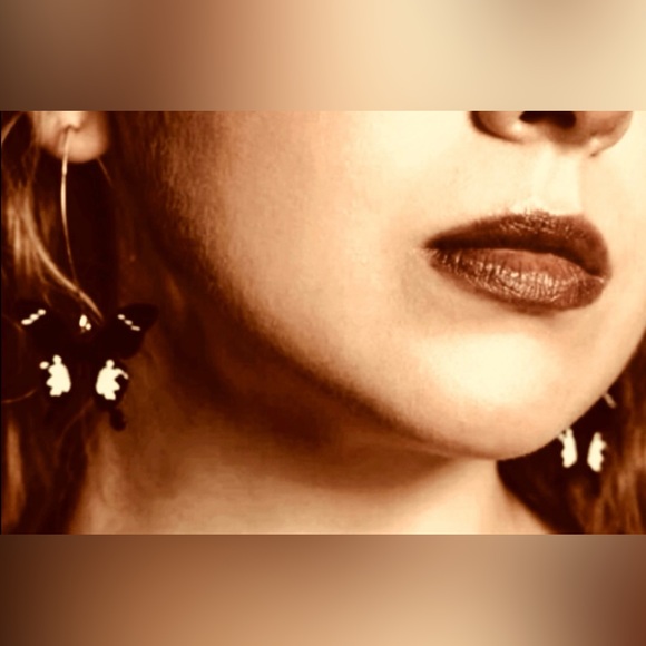 “Rorschach Butterfly” Gothic Boho Black White Paint Splatter Open Loop Wire Hoop - Picture 7 of 10